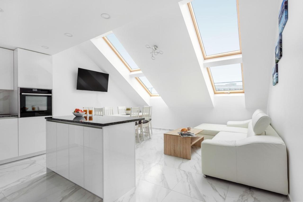Luxurious Kaunas Basilica Apartment In Old Town By Urban Rent Eksteriør bilde