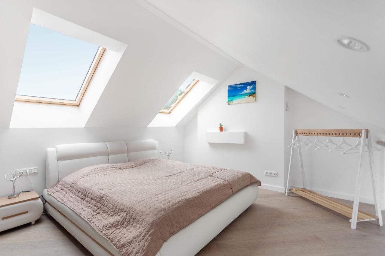 Luxurious Kaunas Basilica Apartment In Old Town By Urban Rent Eksteriør bilde