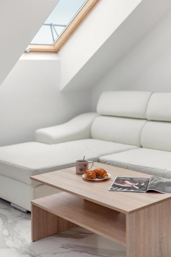 Luxurious Kaunas Basilica Apartment In Old Town By Urban Rent Eksteriør bilde