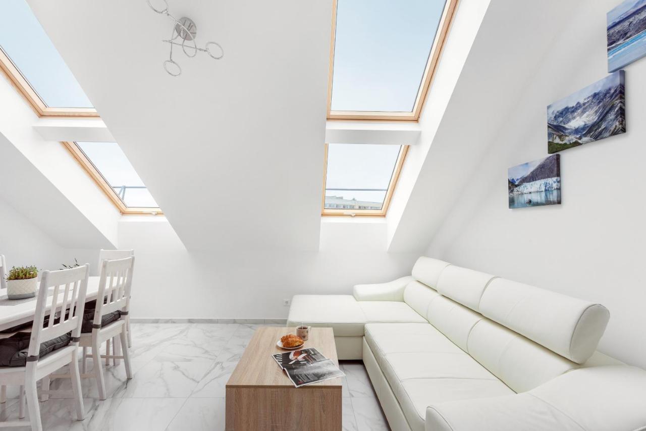 Luxurious Kaunas Basilica Apartment In Old Town By Urban Rent Eksteriør bilde