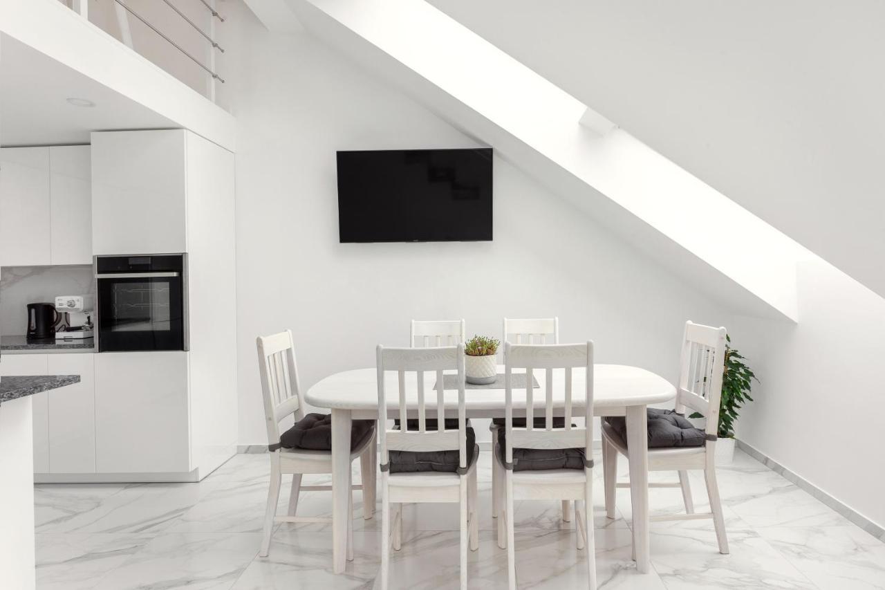Luxurious Kaunas Basilica Apartment In Old Town By Urban Rent Eksteriør bilde