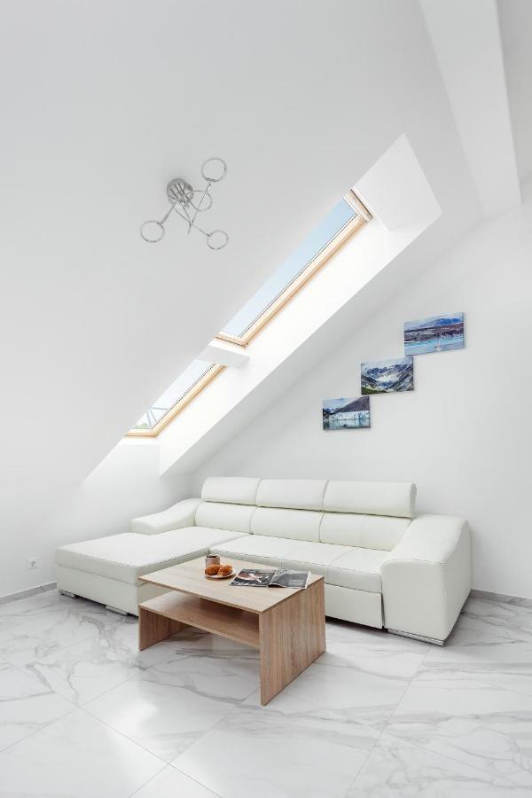 Luxurious Kaunas Basilica Apartment In Old Town By Urban Rent Eksteriør bilde